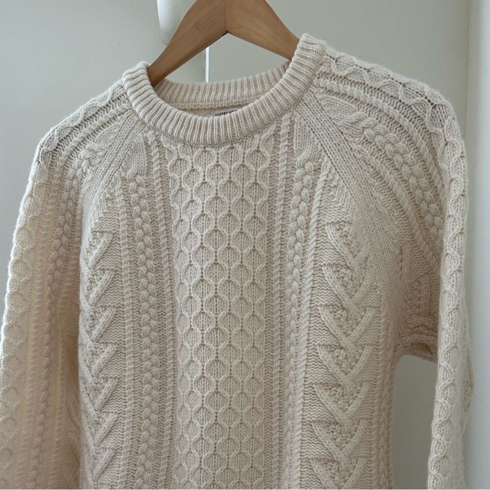 J.Crew. Unisex. Merino wool blend. Cable-knit crewneck sweater. Size Medium